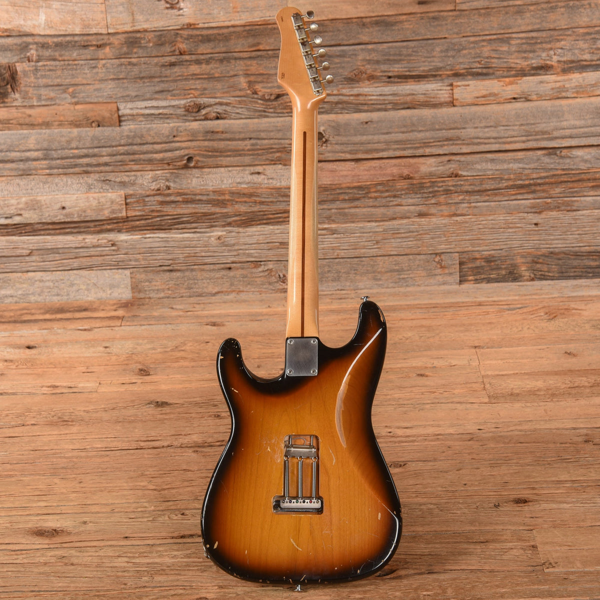 Suhr Classic Antique Sunburst 2012 - View 5 | MusicMarket