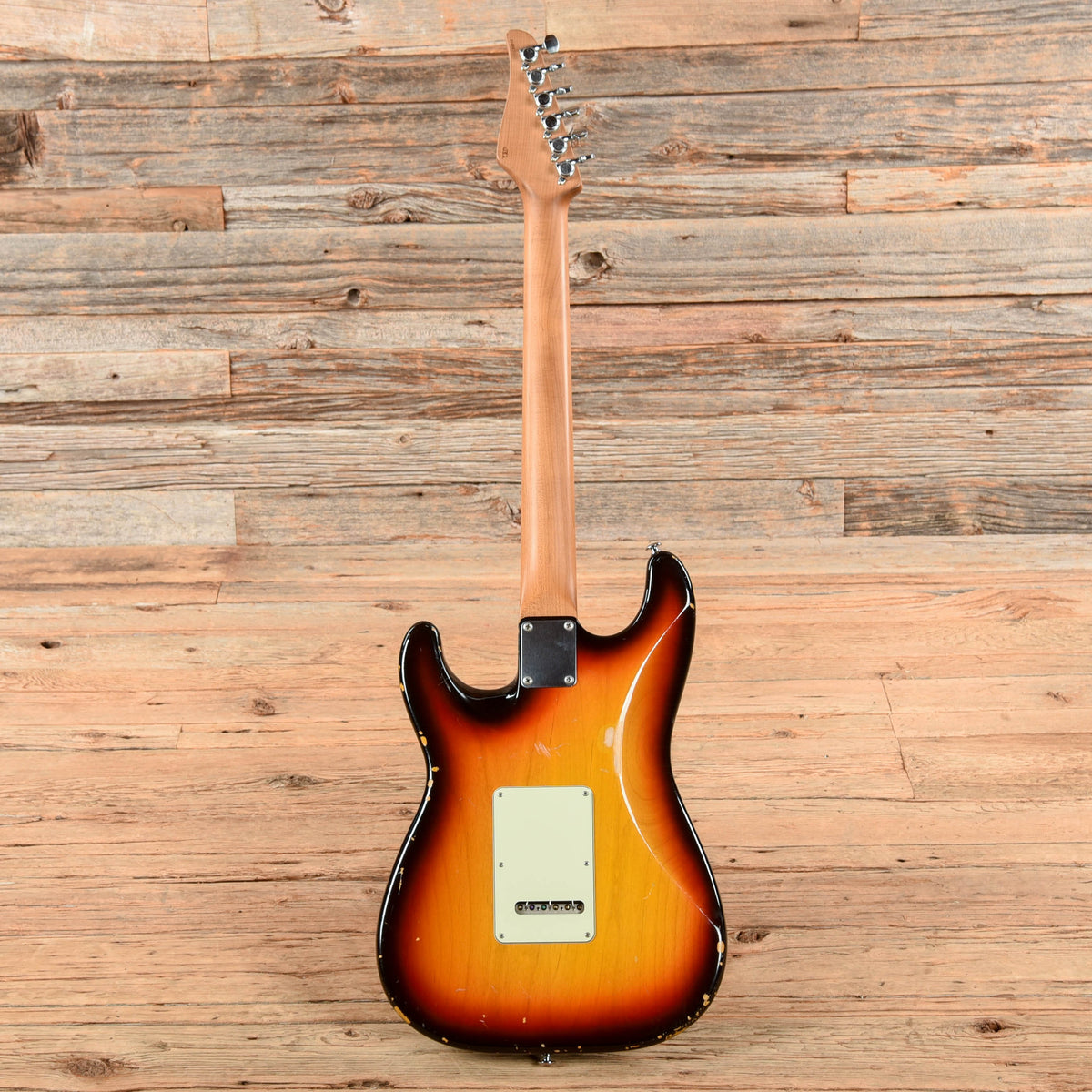 Suhr Classic S Antique Sunburst - View 5 | MusicMarket