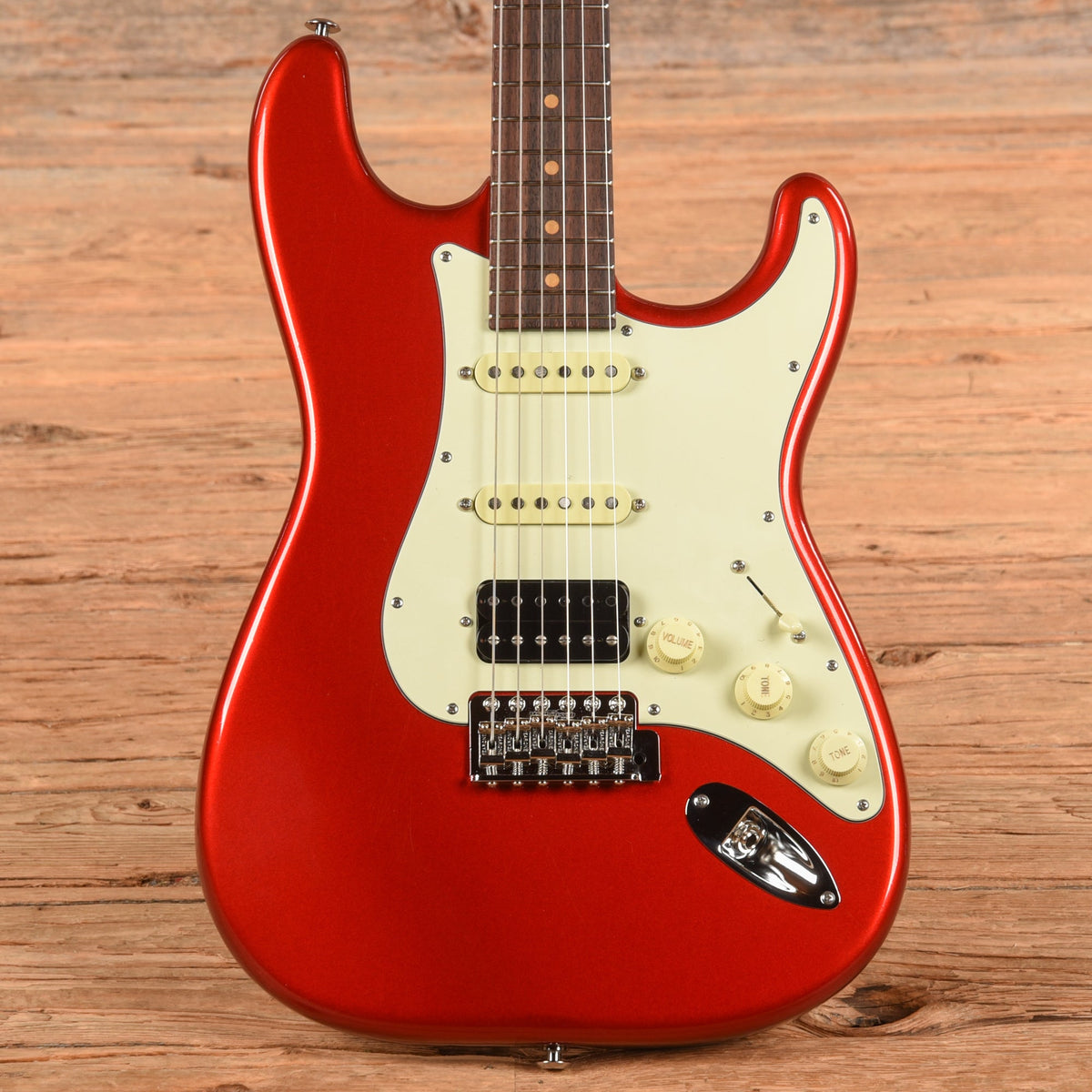 Suhr Classic S HSS Candy Apple Red Antique - MusicMarket
