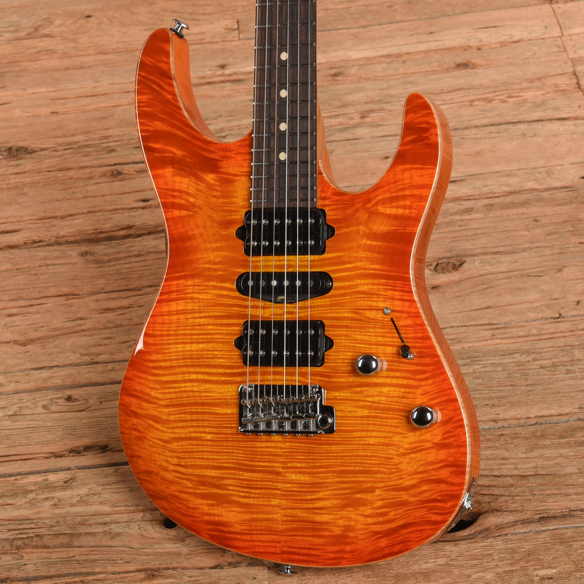 Suhr Modern Custom Sunburst - View 2 | MusicMarket