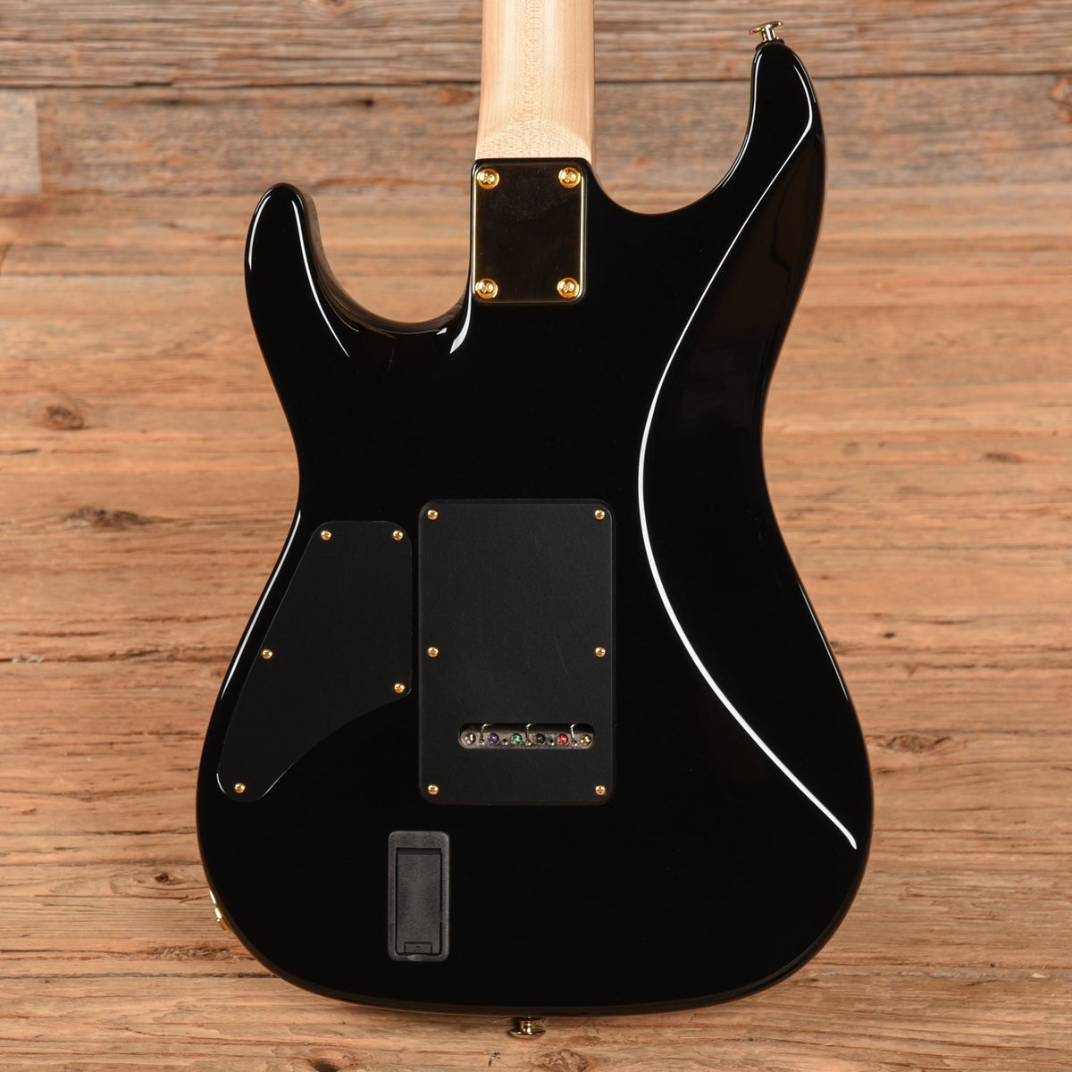 Suhr Standard Legacy 510 Black - View 3 | MusicMarket