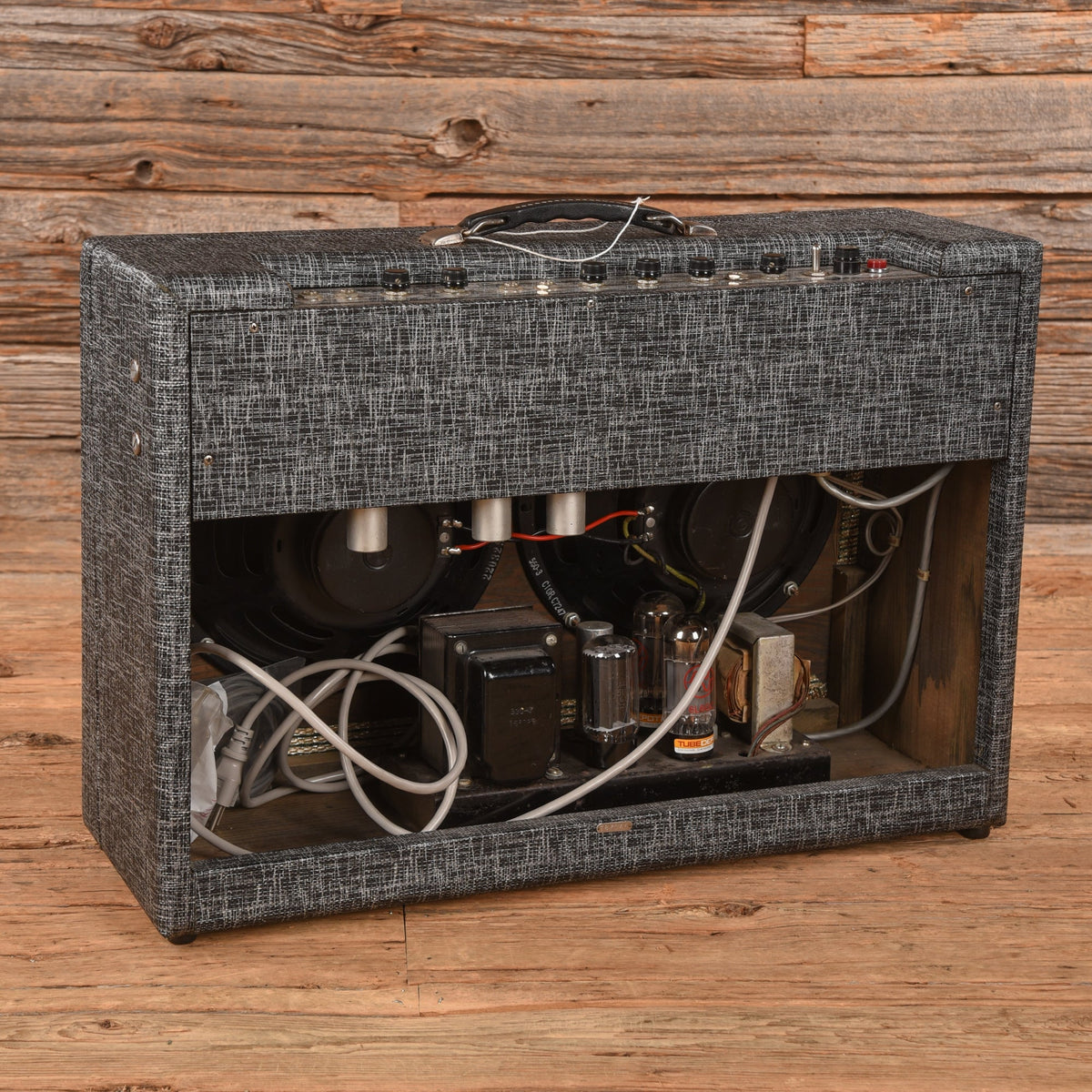Supro 1690T Coronado 35-Watt 2x10" Guitar Combo Amp - View 2 | MusicMarket