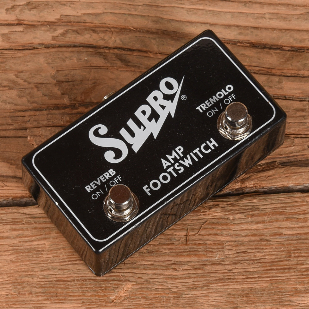 Supro 1610RT Comet 14-Watt 1x10" Guitar Combo Amp - View 4 | MusicMarket