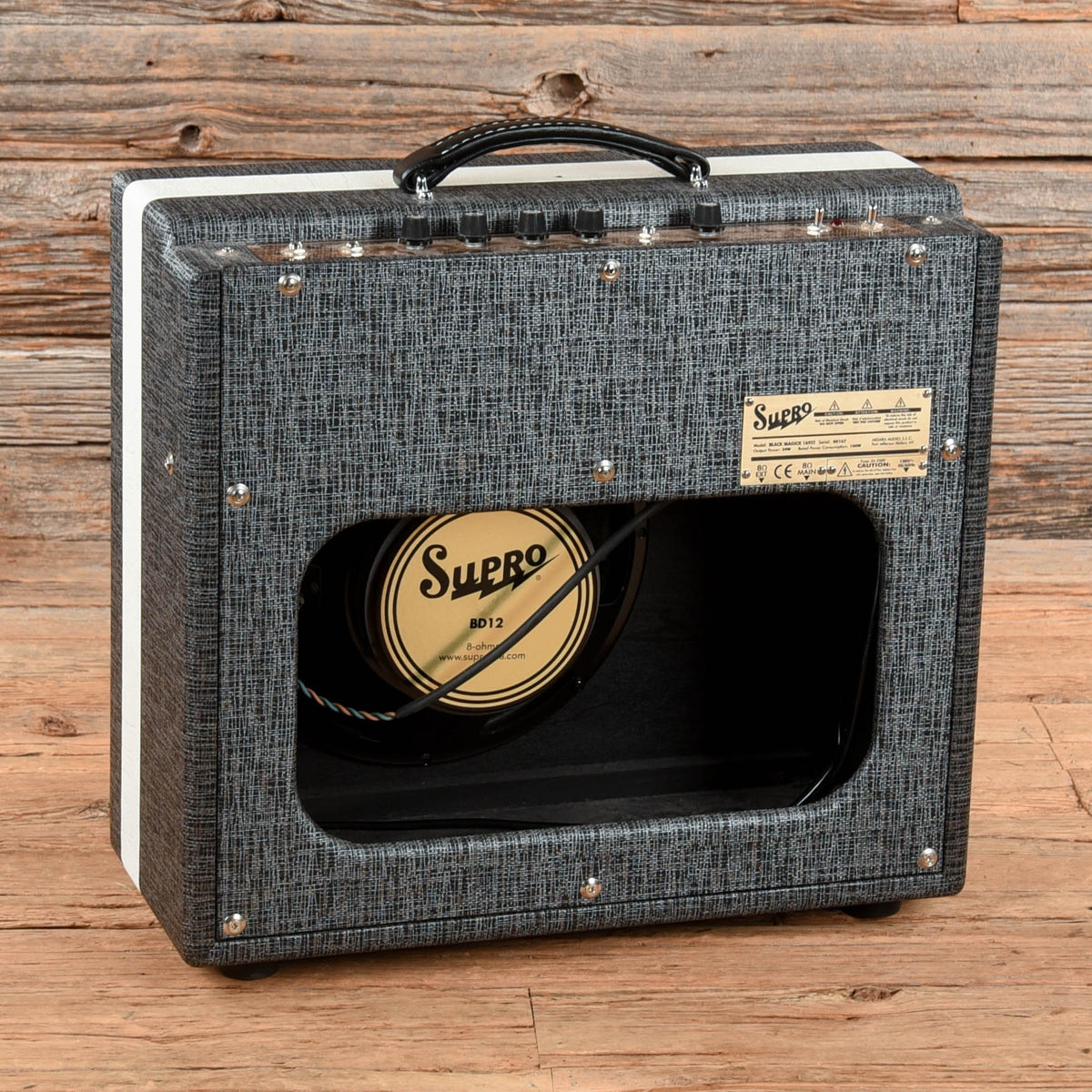 Supro Black Magick 1695T 24-Watt 1x12" Guitar Combo Amp - View 2 | MusicMarket