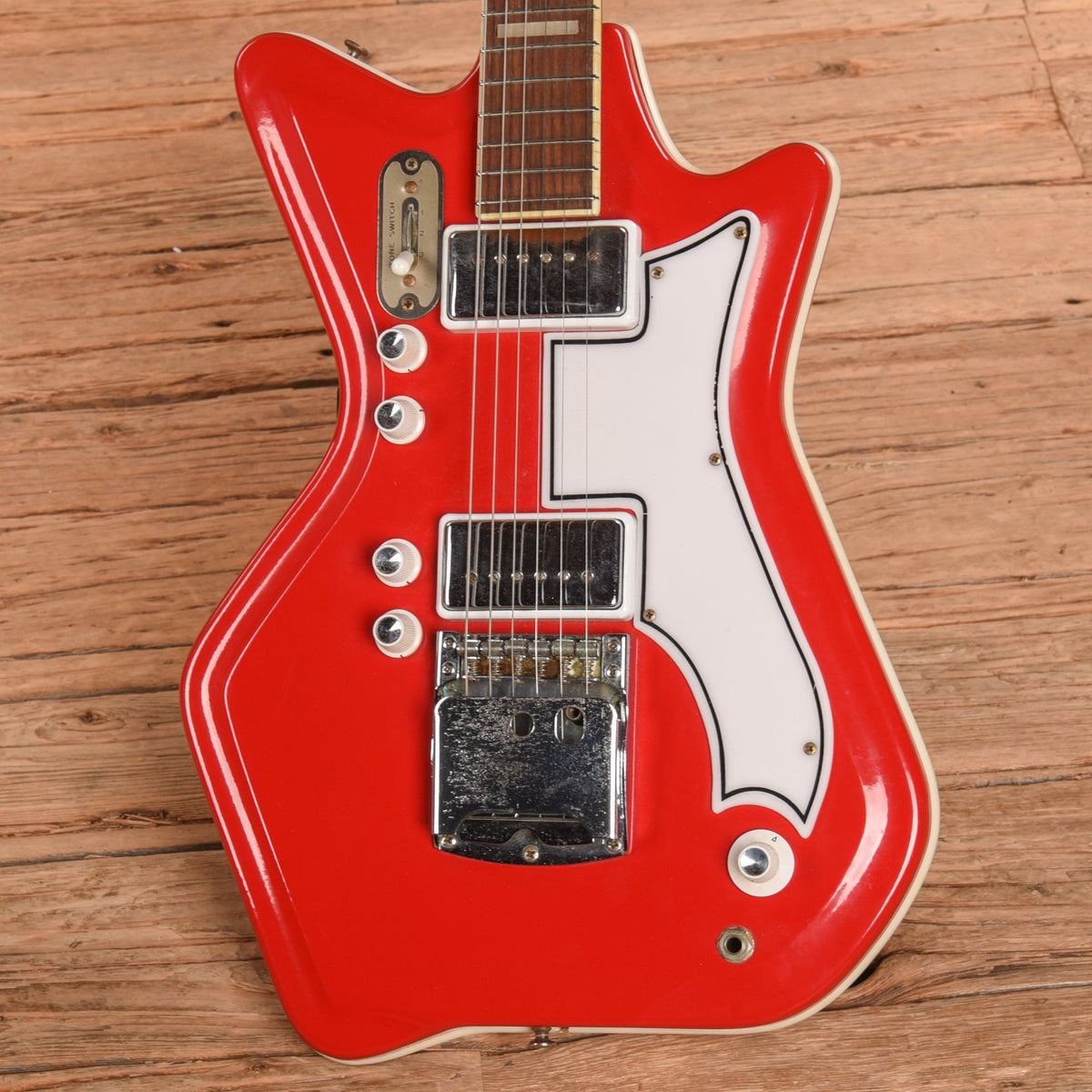 Supro JB Hutto Red 1966 - View 2 | MusicMarket