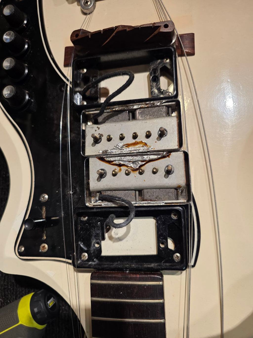 Supro Dualtone White 1962 - View 10 | MusicMarket