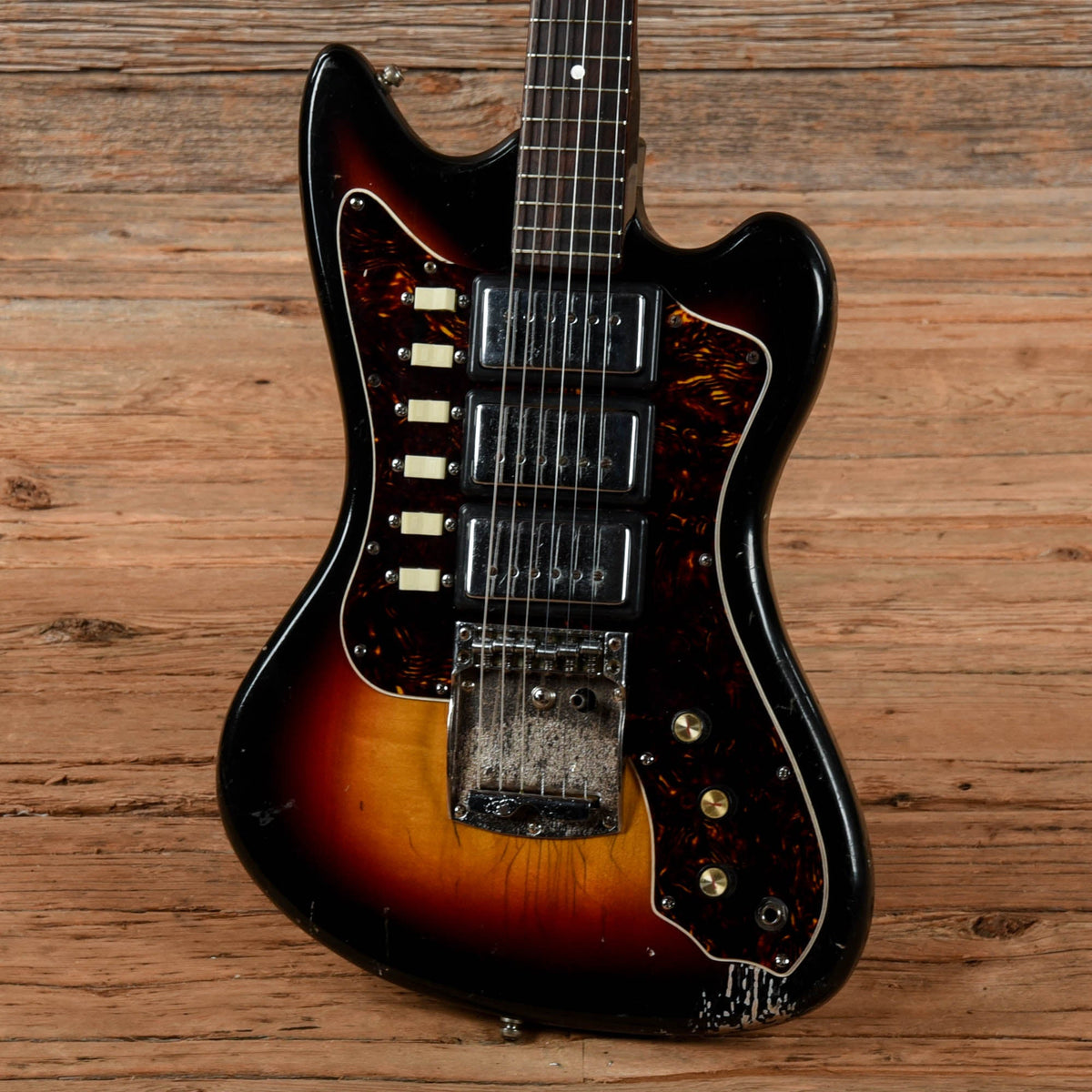 Supro Lexington Sunburst 1960s - View 2 | MusicMarket