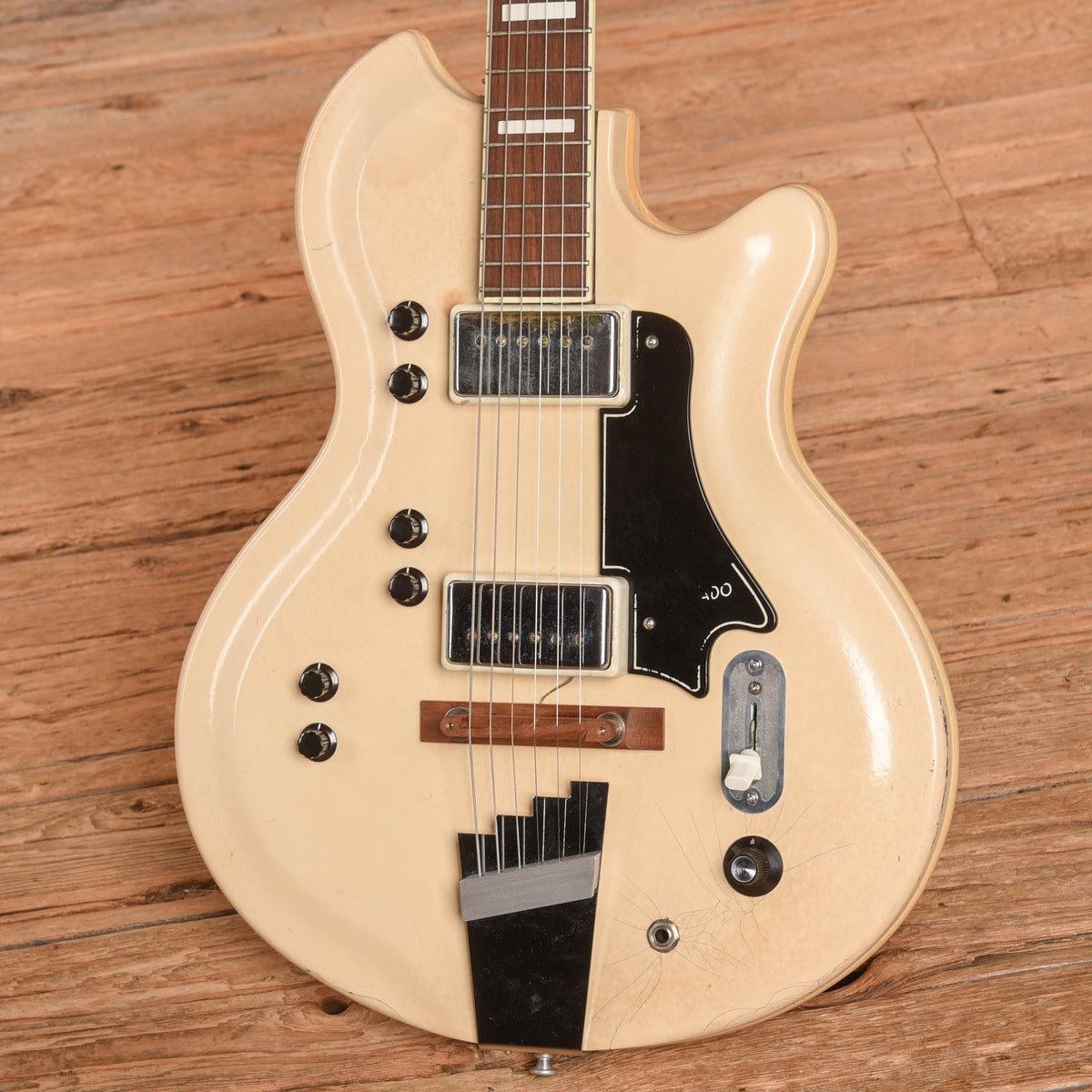 Supro Martinique Val-Trol Ermine White 1960s - View 2 | MusicMarket