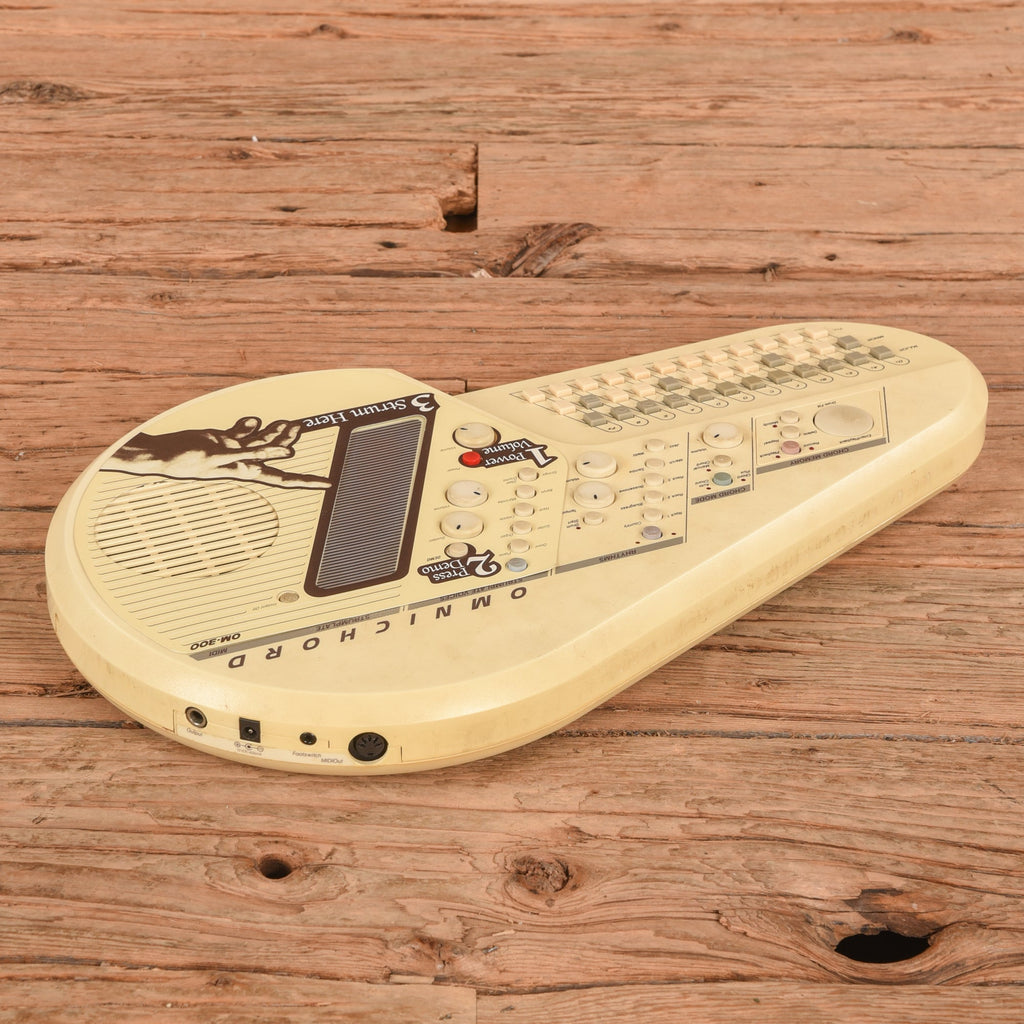 Suzuki Omnichord OM-300 - View 2 | MusicMarket