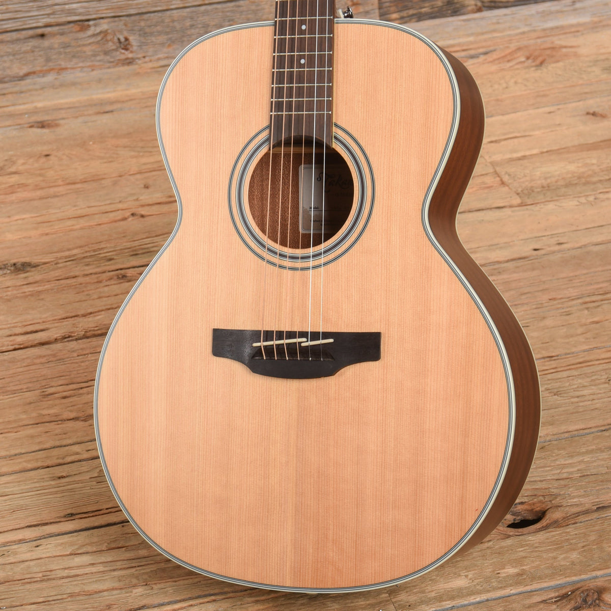 Takamine GN-20 Natural 2022 - View 2 | MusicMarket