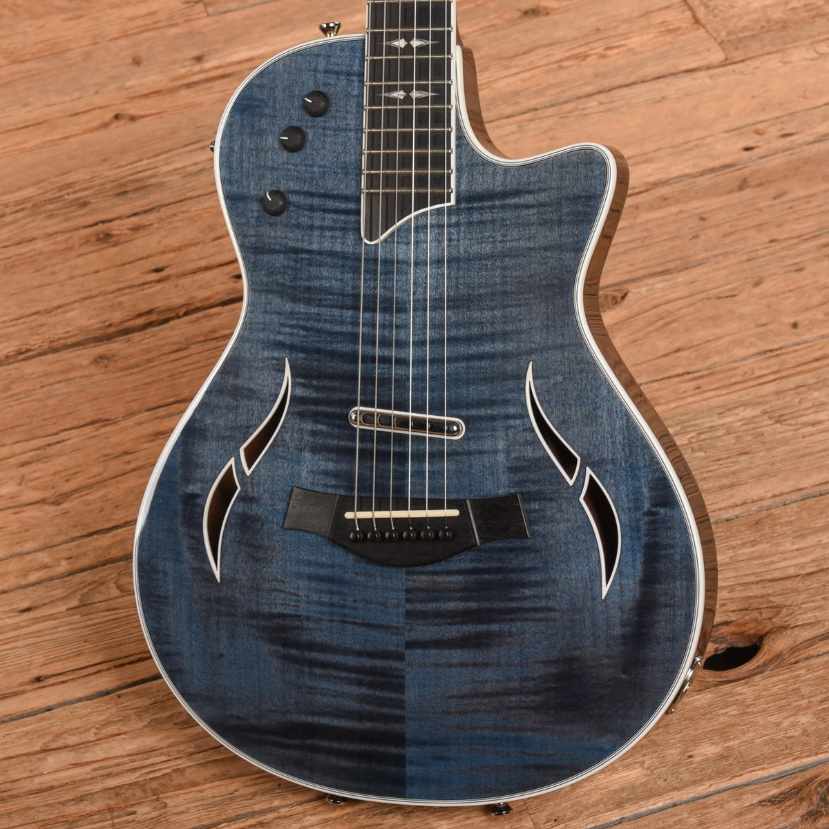 Taylor T5z Pro Faded Denim 2017 - View 2 | MusicMarket