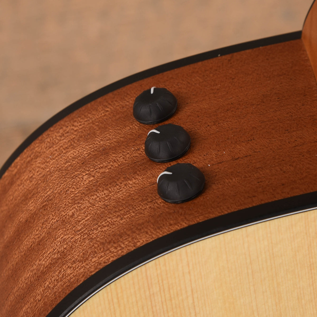 Taylor 112ce-S Grand Concert Sitka/Sapele Natural - View 8 | MusicMarket