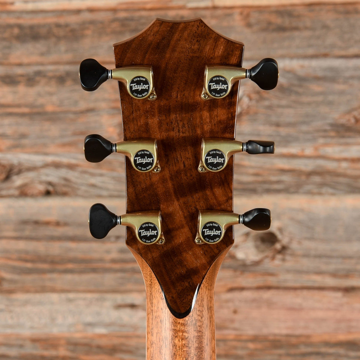 Taylor Custom Grand Concert Western Red Cedar/AA Walnut ES2 w/Figured Maple Binding Tobacco Sunburst 2024 - View 7