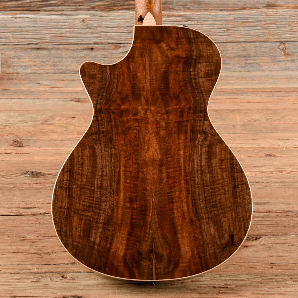 Taylor Custom Grand Concert Western Red Cedar/AA Walnut ES2 w/Figured Maple Binding Tobacco Sunburst 2024 - View 3