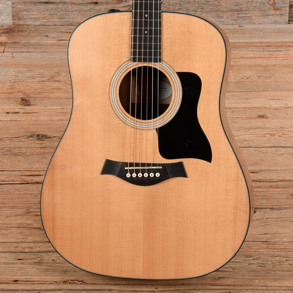 Taylor 110e Natural 2018 - View 2 | MusicMarket