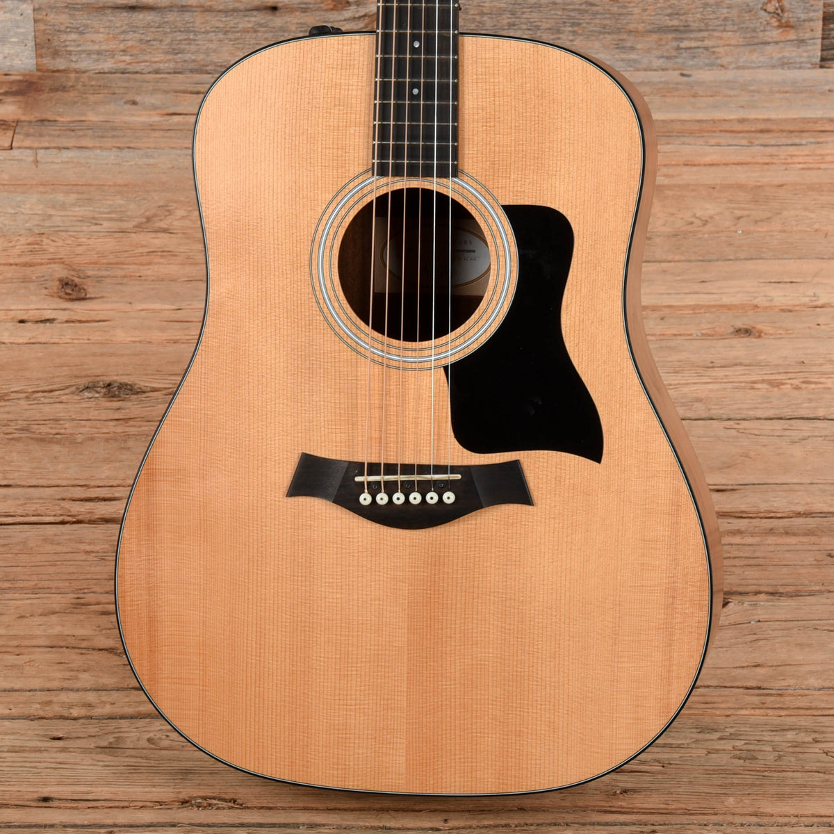 Taylor 110e Natural 2018 - View 2 | MusicMarket