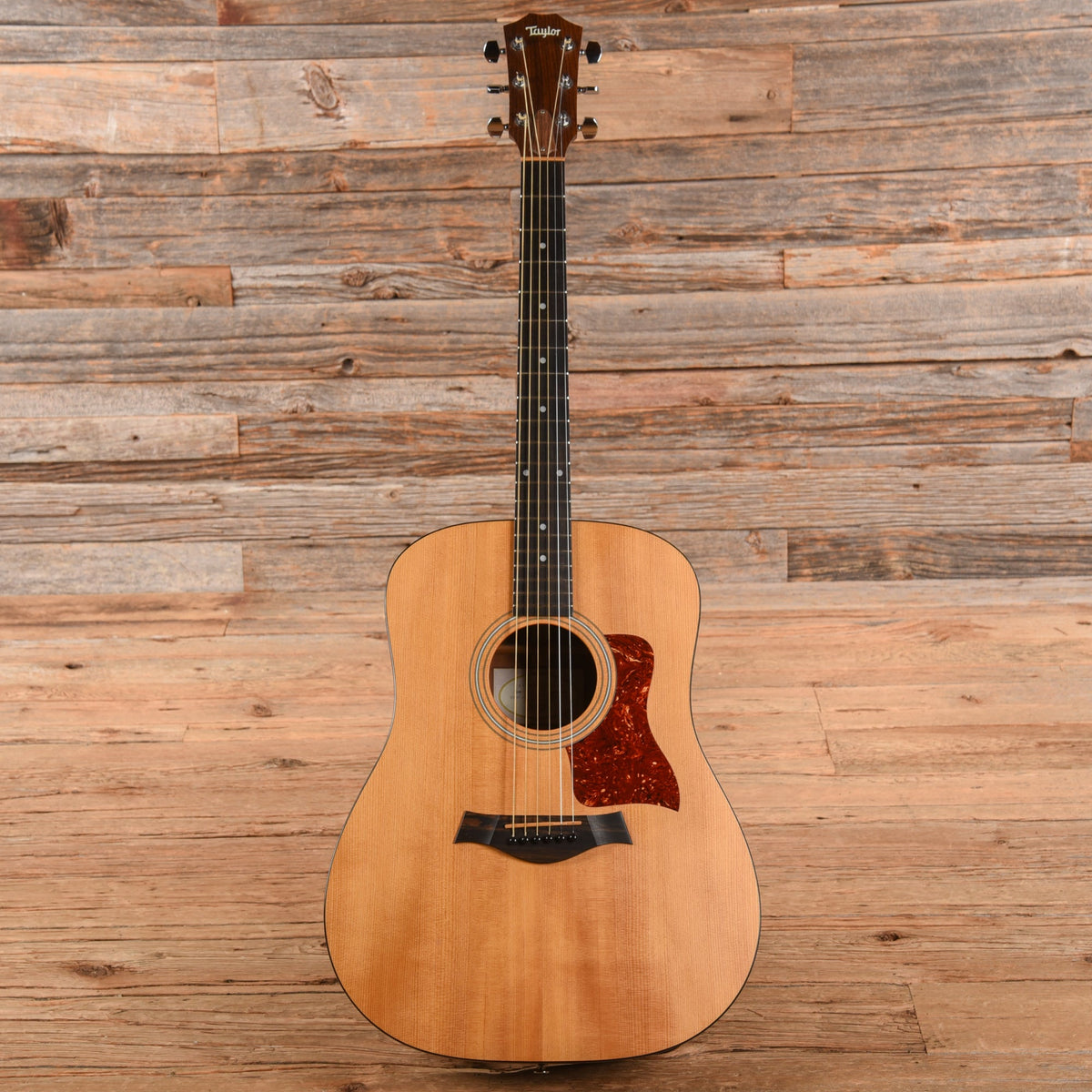 Taylor 210 Natural 2004 - View 4 | MusicMarket