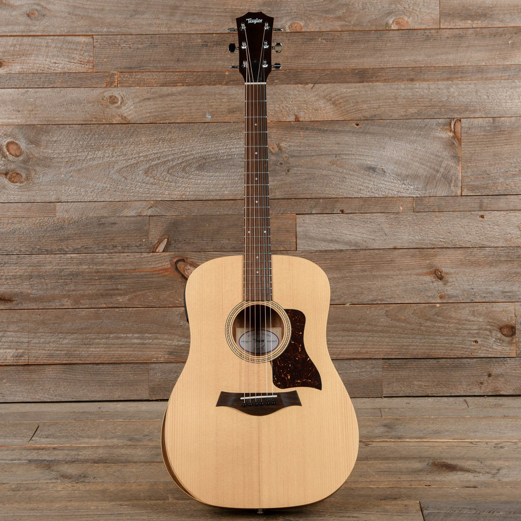 Taylor Academy 10e Dreadnought Sitka/Walnut Natural ES-B - View 4 | MusicMarket