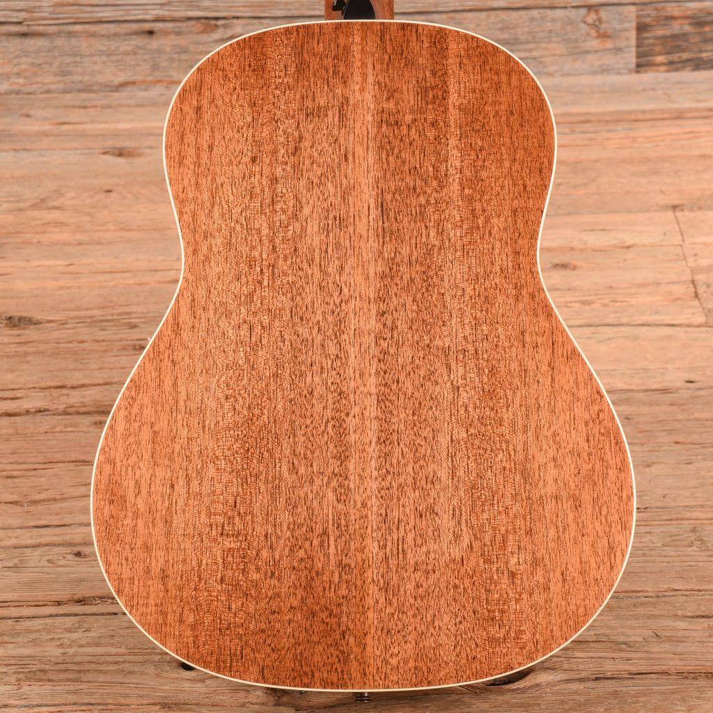 Taylor Gold Label 517e Blacktop 2025 - View 3 | MusicMarket