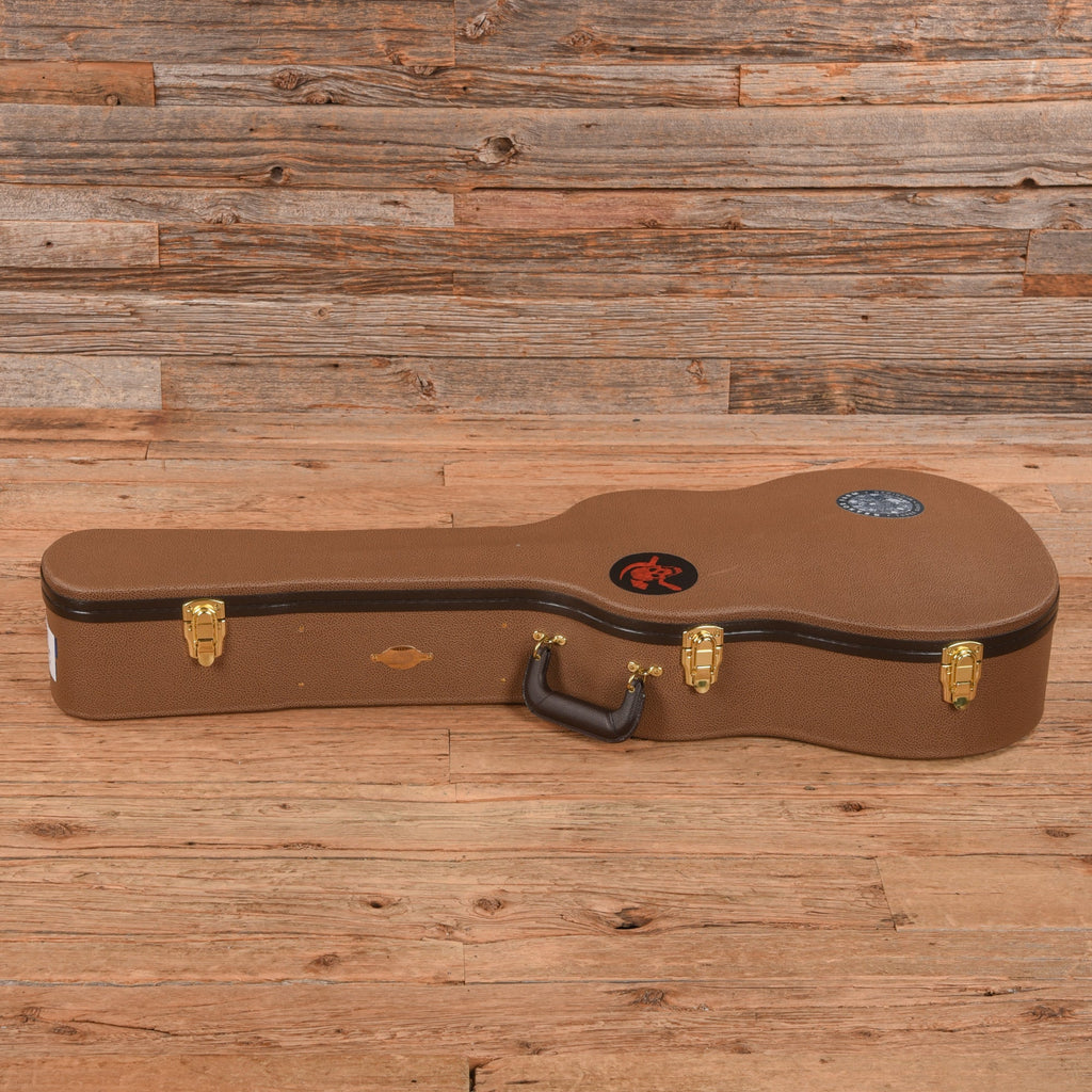 Taylor Gold Label 517e Blacktop 2025 - View 8 | MusicMarket