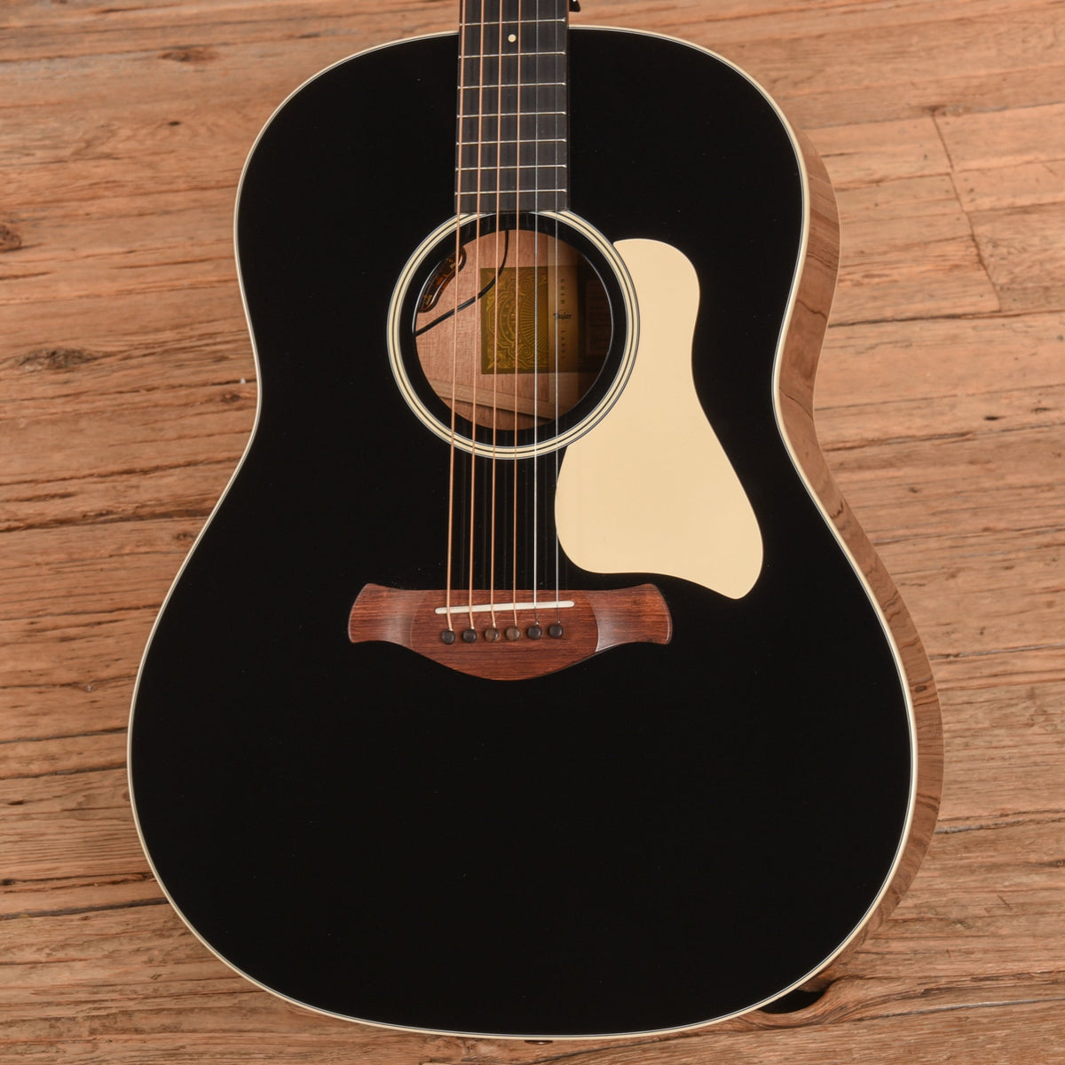 Taylor Gold Label 517e Blacktop 2025 - View 2 | MusicMarket