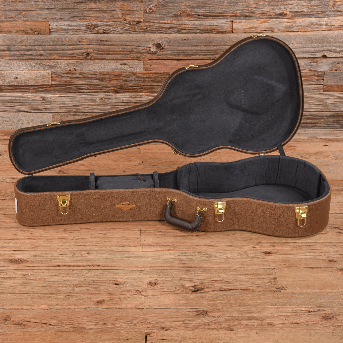 Taylor Gold Label 517e Blacktop 2025 - View 9 | MusicMarket