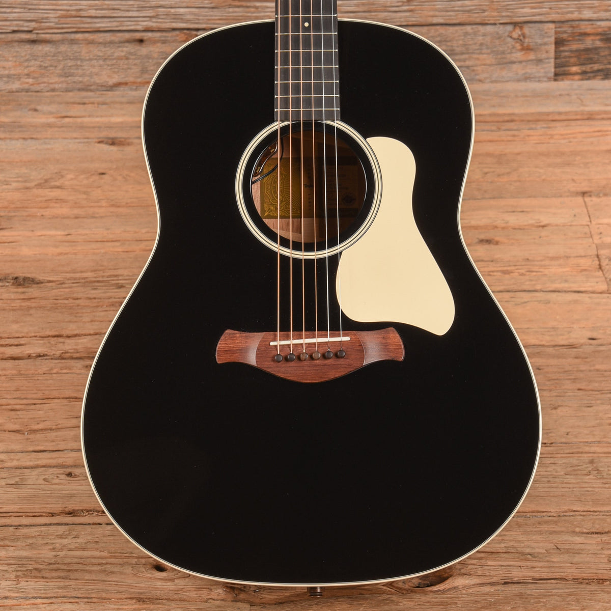 Taylor Gold Label 517e Blacktop 2025 - MusicMarket