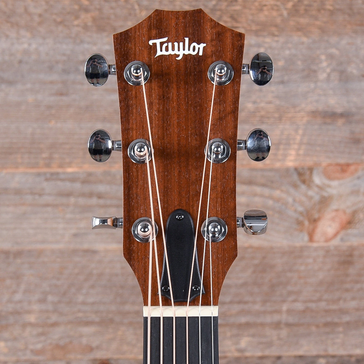 Taylor BBT-e Big Baby Taylor Sitka/Walnut Natural ES-B - View 5 | MusicMarket