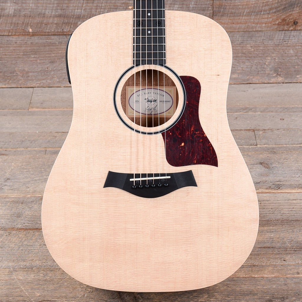 Taylor BBT-e Big Baby Taylor Sitka/Walnut Natural ES-B - MusicMarket