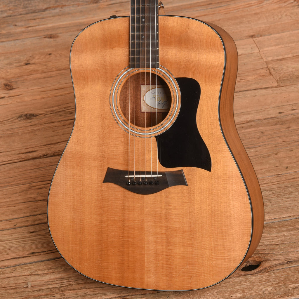 Taylor 110e Natural 2019 - View 2 | MusicMarket