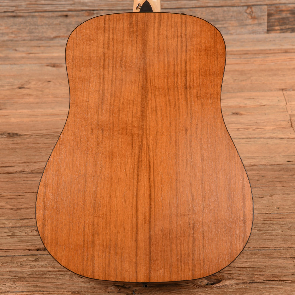 Taylor 110e Natural 2019 - View 3 | MusicMarket