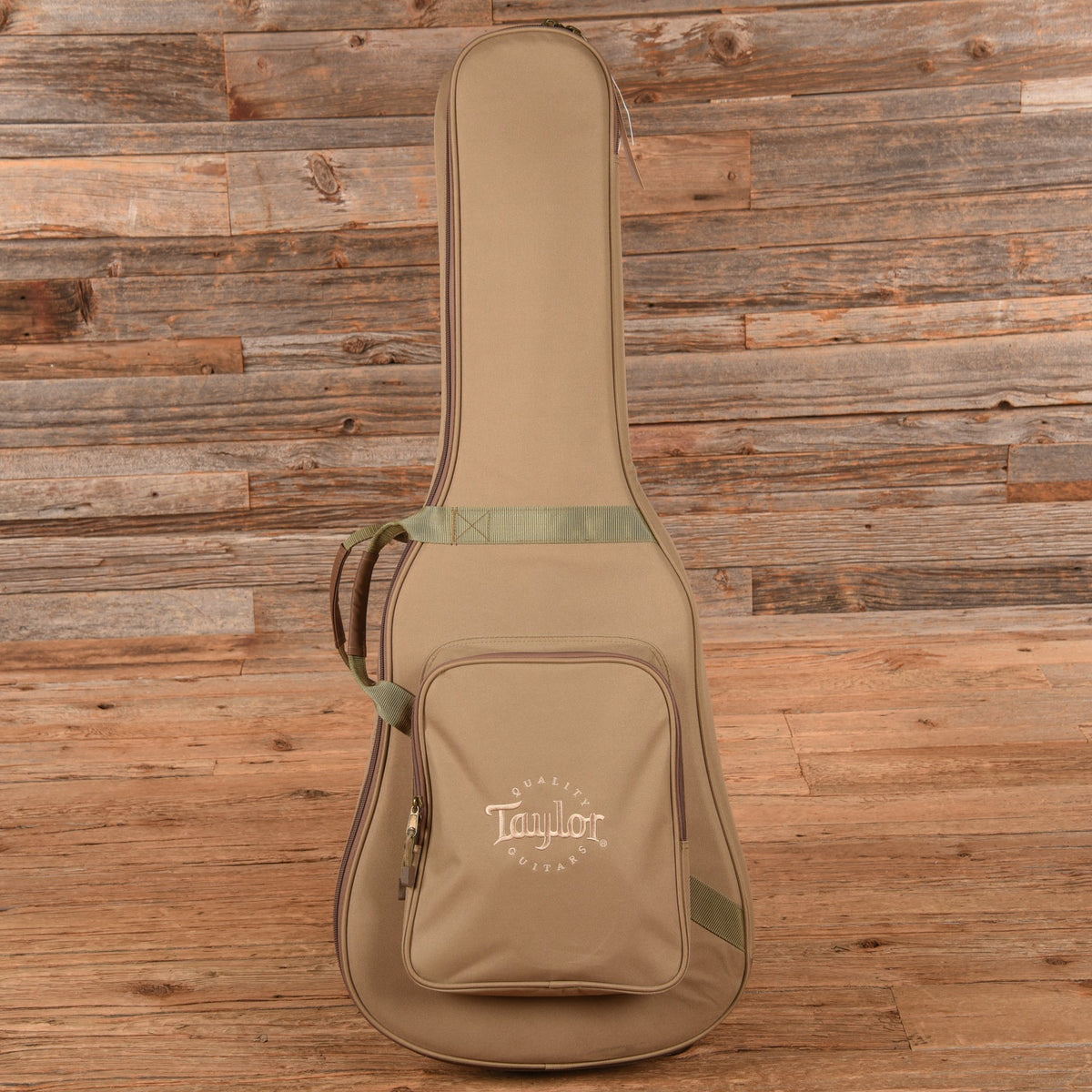 Taylor 110e Natural 2019 - View 9 | MusicMarket