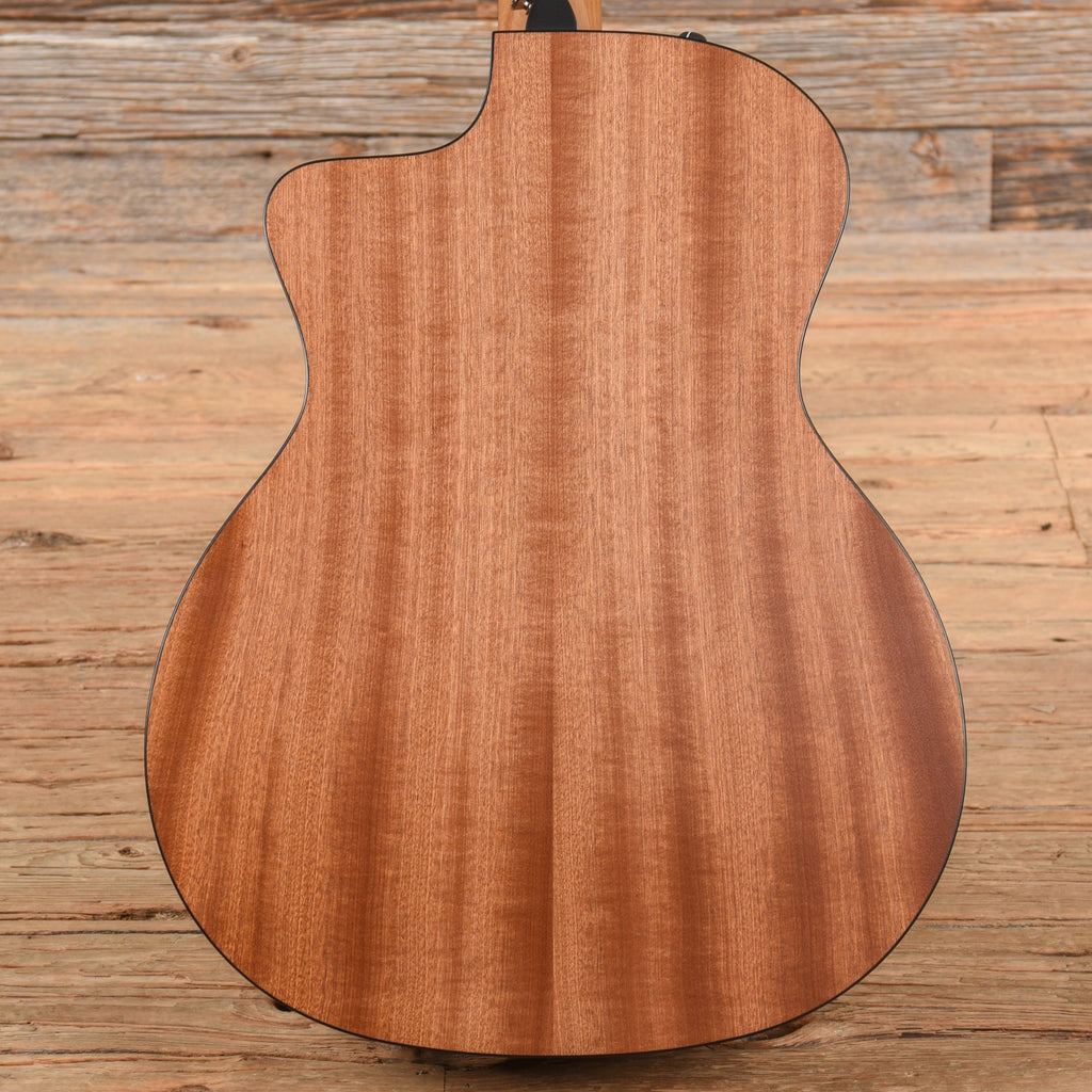 Taylor 114ce Natural 2024 - View 3 | MusicMarket