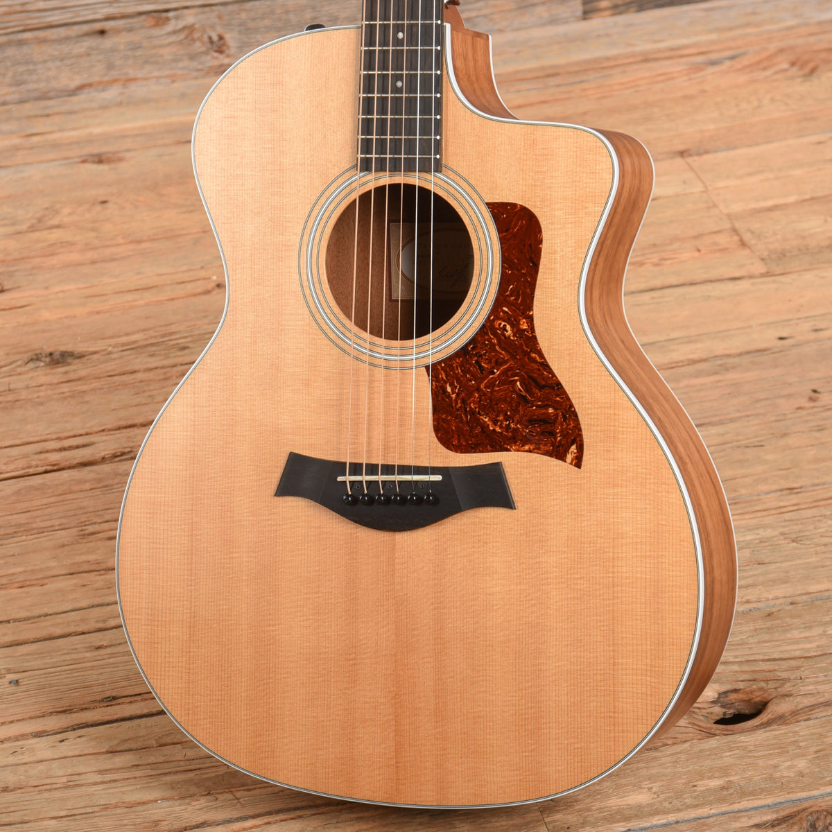 Taylor 214ce-K Natural 2020 - View 2 | MusicMarket