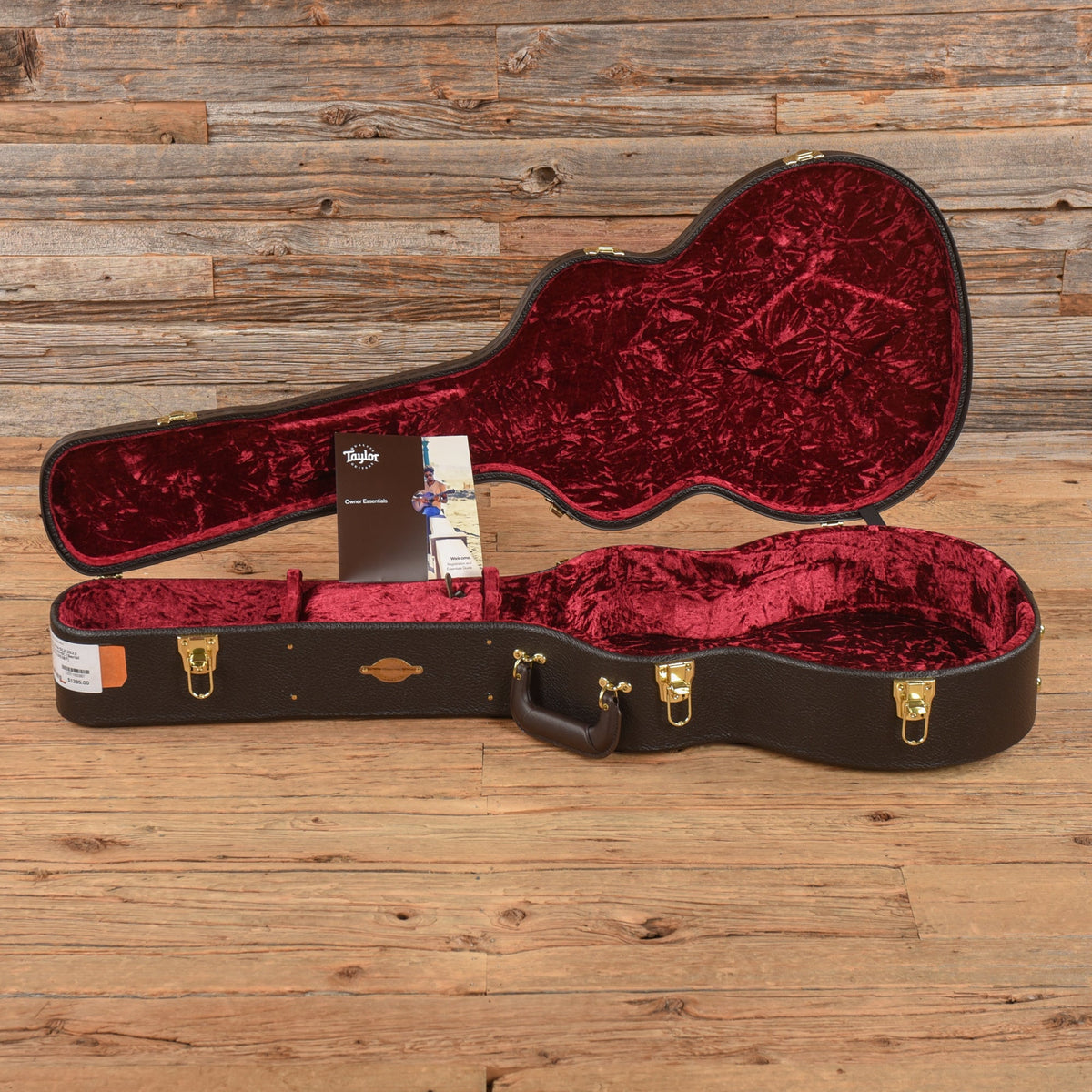 Taylor 224ce-DLX Sunburst 2023 LEFTY - View 10 | MusicMarket
