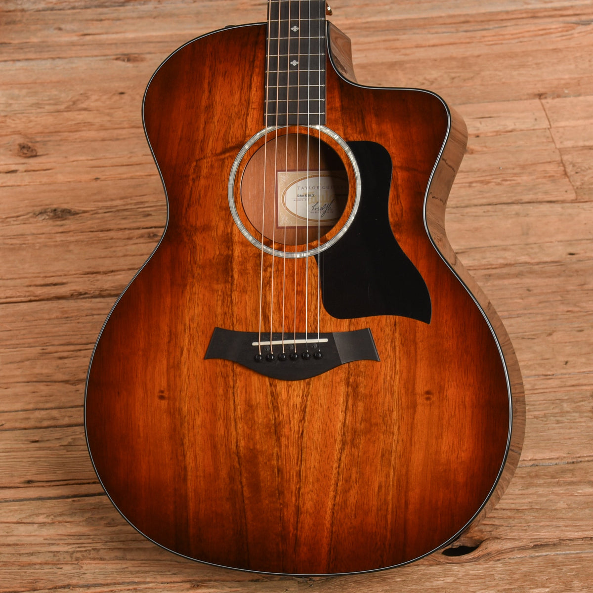Taylor 224ce-K DLX Shaded Edge Burst 2020 - View 2 | MusicMarket
