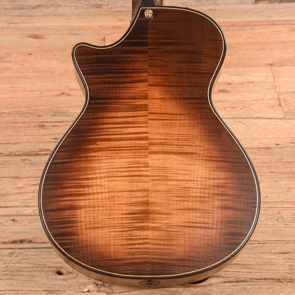 Taylor 652ce Wild Honey Burst 2020 - View 3 | MusicMarket