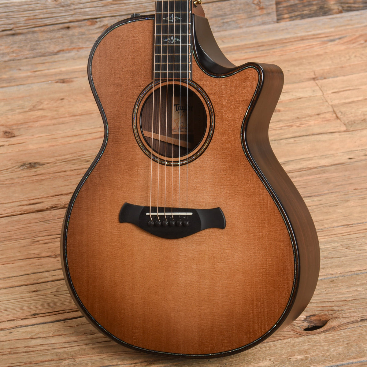Taylor Builder's Edition 912ce Honey Burst 2023 - View 2 | MusicMarket