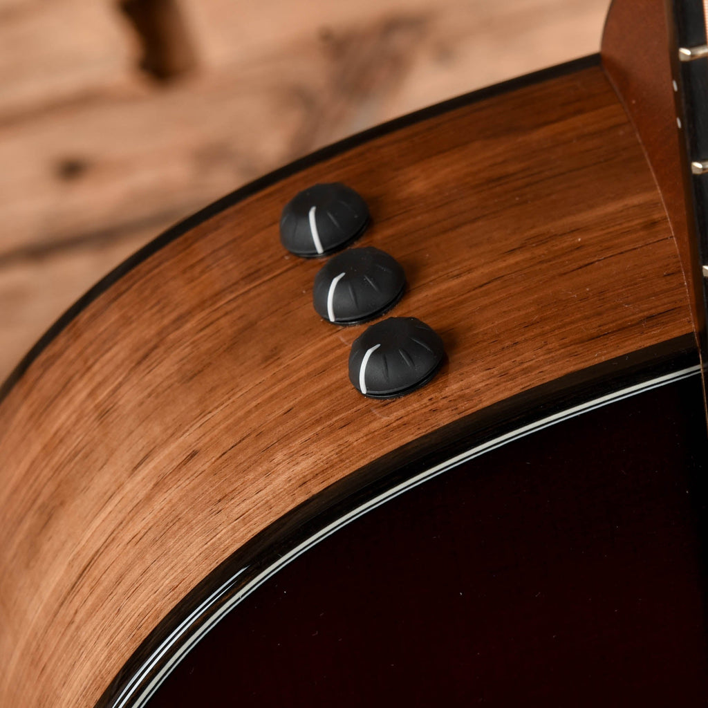 Taylor Custom Grand Auditorium Honduran Rosewood & Lutz Spruce w/Ebony Binding & Figured Mahogany Neck Tobacco