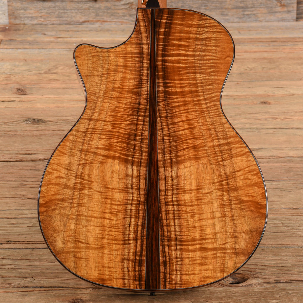 Taylor Limited Edition Koa GA Natural 2008 - View 3 | MusicMarket
