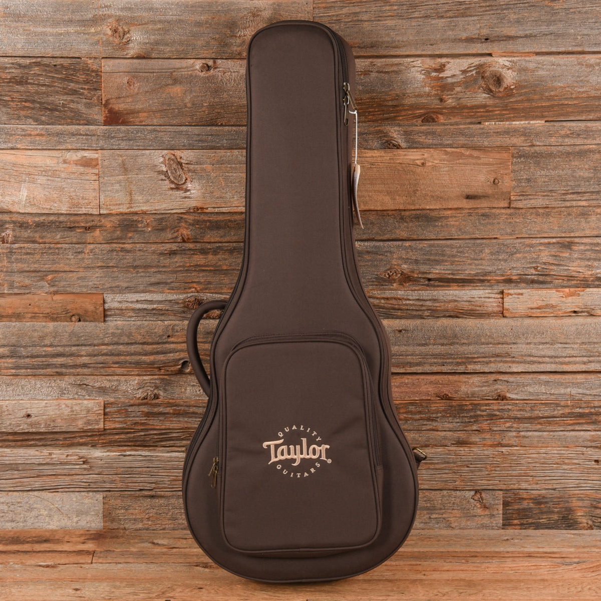 Taylor AD21e Grand Theater Mahogany/Sapele Shaded Edgeburst 2023 - View 9 | MusicMarket