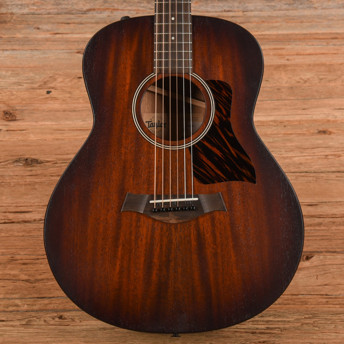 Taylor AD21e Grand Theater Mahogany/Sapele Shaded Edgeburst 2023 - MusicMarket