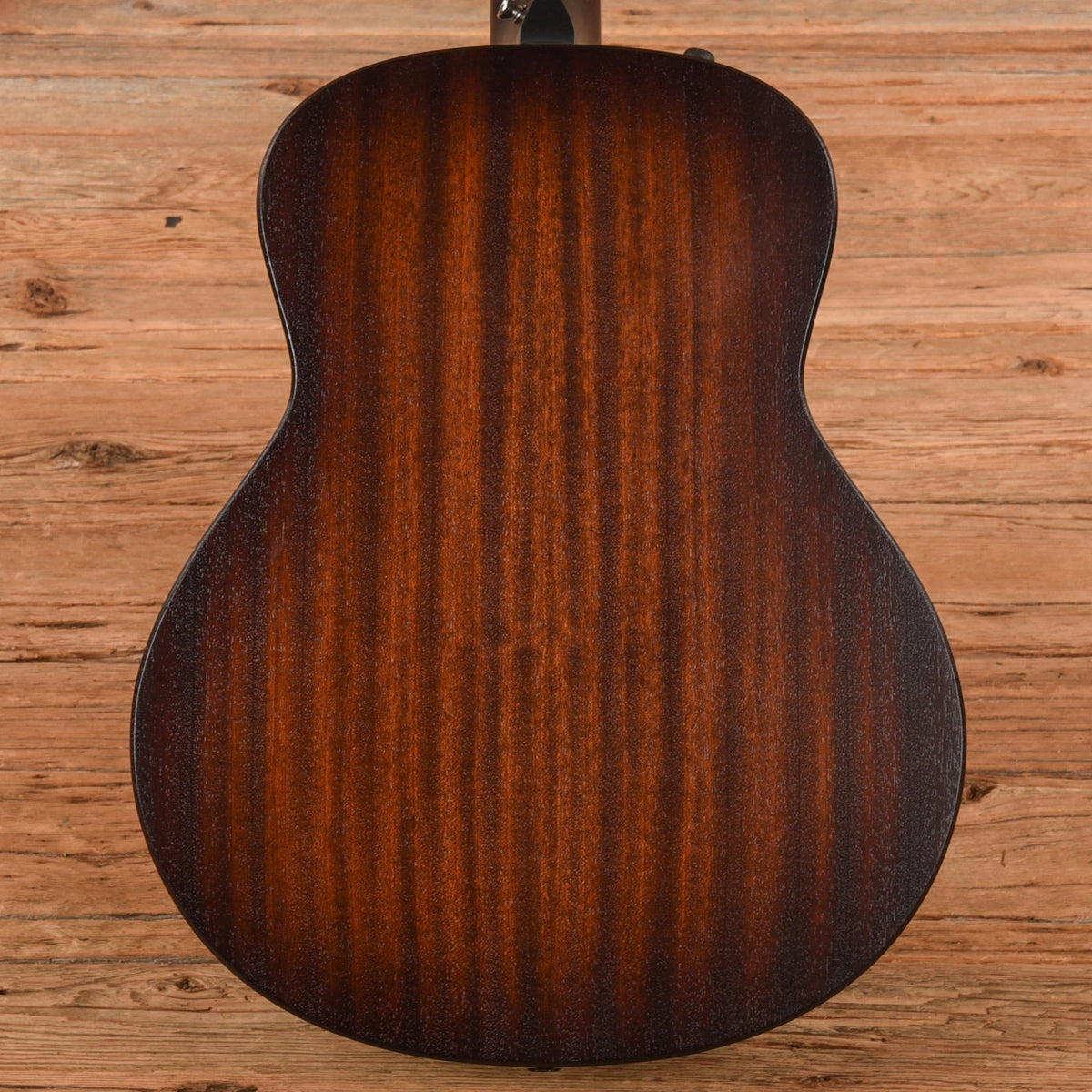 Taylor AD21e Grand Theater Mahogany/Sapele Shaded Edgeburst 2023 - View 3 | MusicMarket