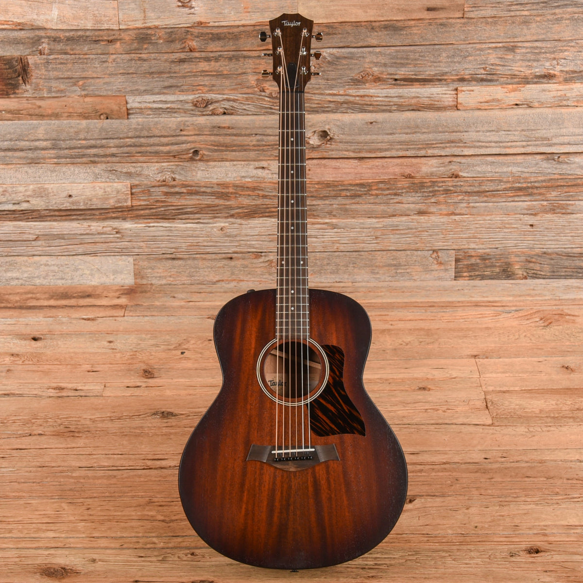 Taylor AD21e Grand Theater Mahogany/Sapele Shaded Edgeburst 2023 - View 4 | MusicMarket
