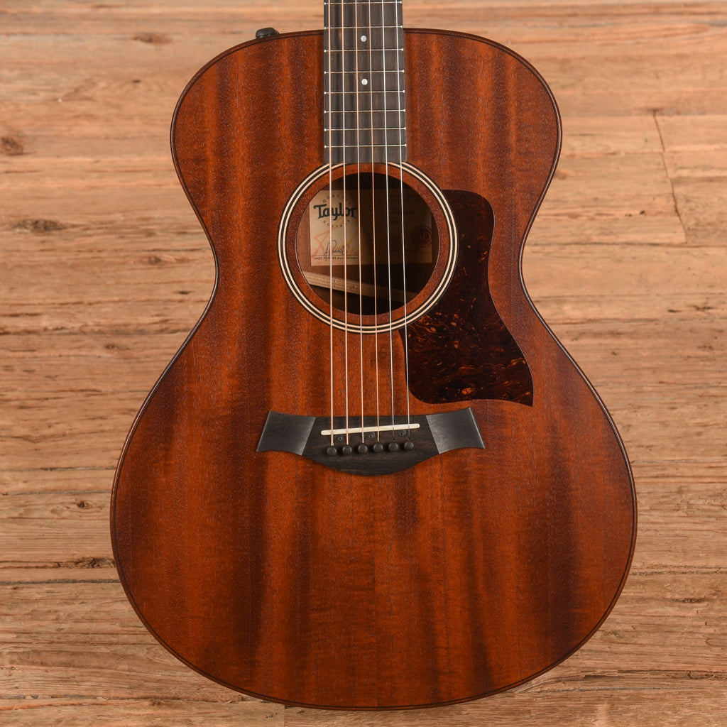 Taylor American Dream AD22E Sunburst 2021 - MusicMarket
