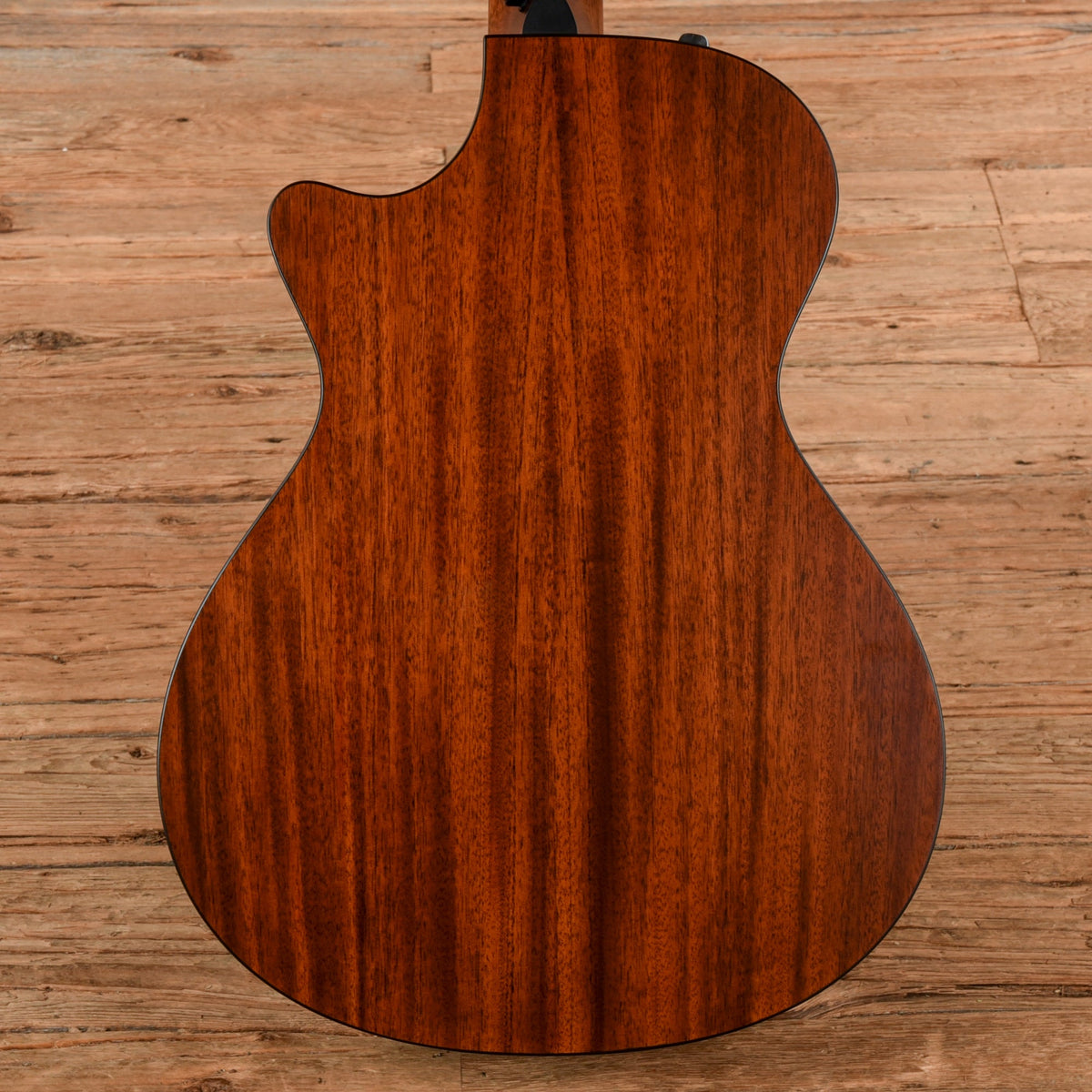 Taylor G352ce Sunburst 2023 - View 3 | MusicMarket
