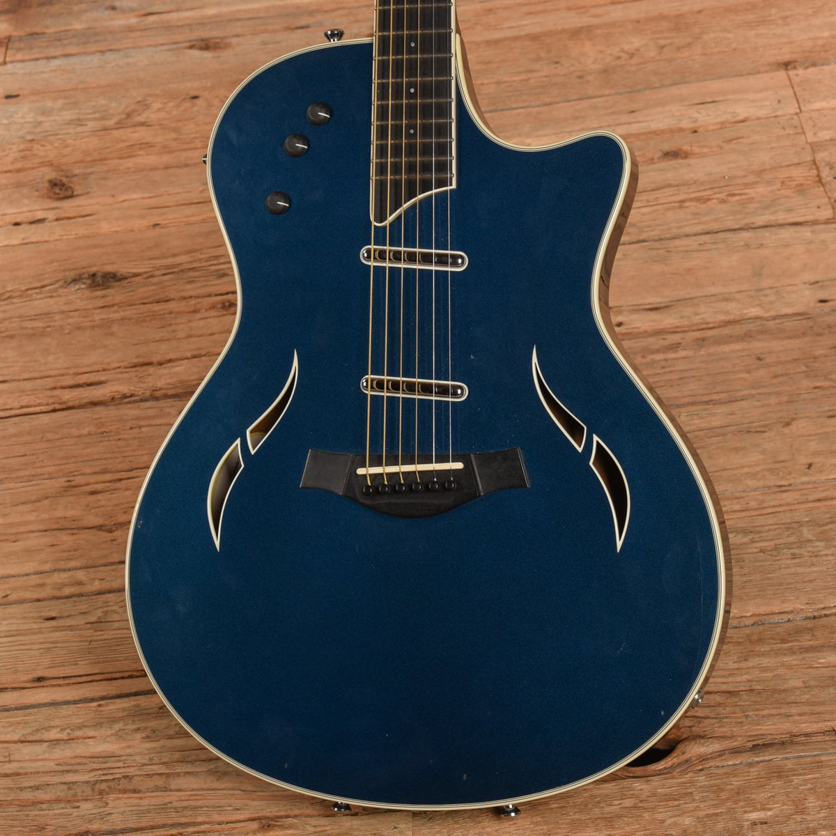 Taylor T5s Blue 2006 - View 2 | MusicMarket