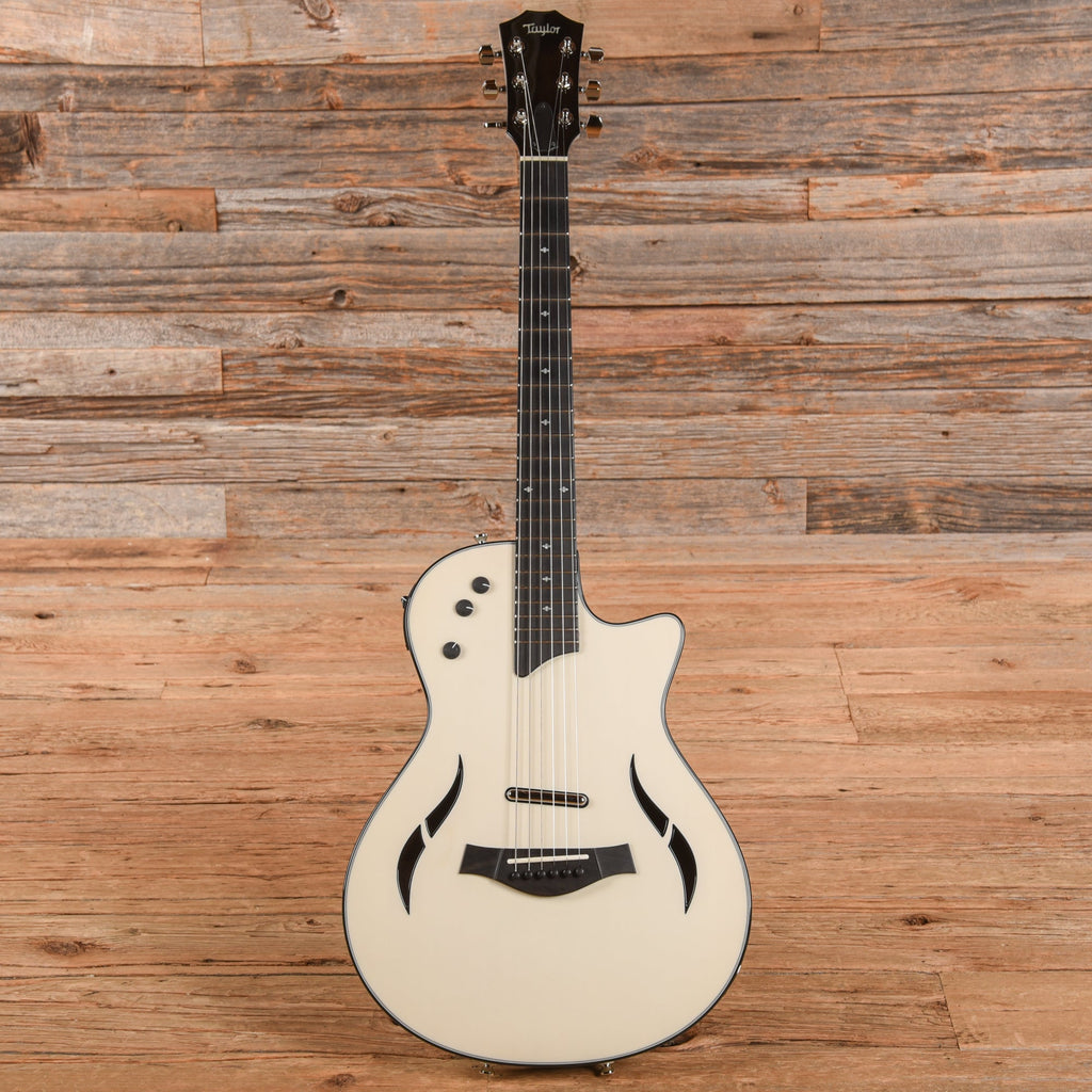 Taylor T5z Standard White 2022 - View 4 | MusicMarket