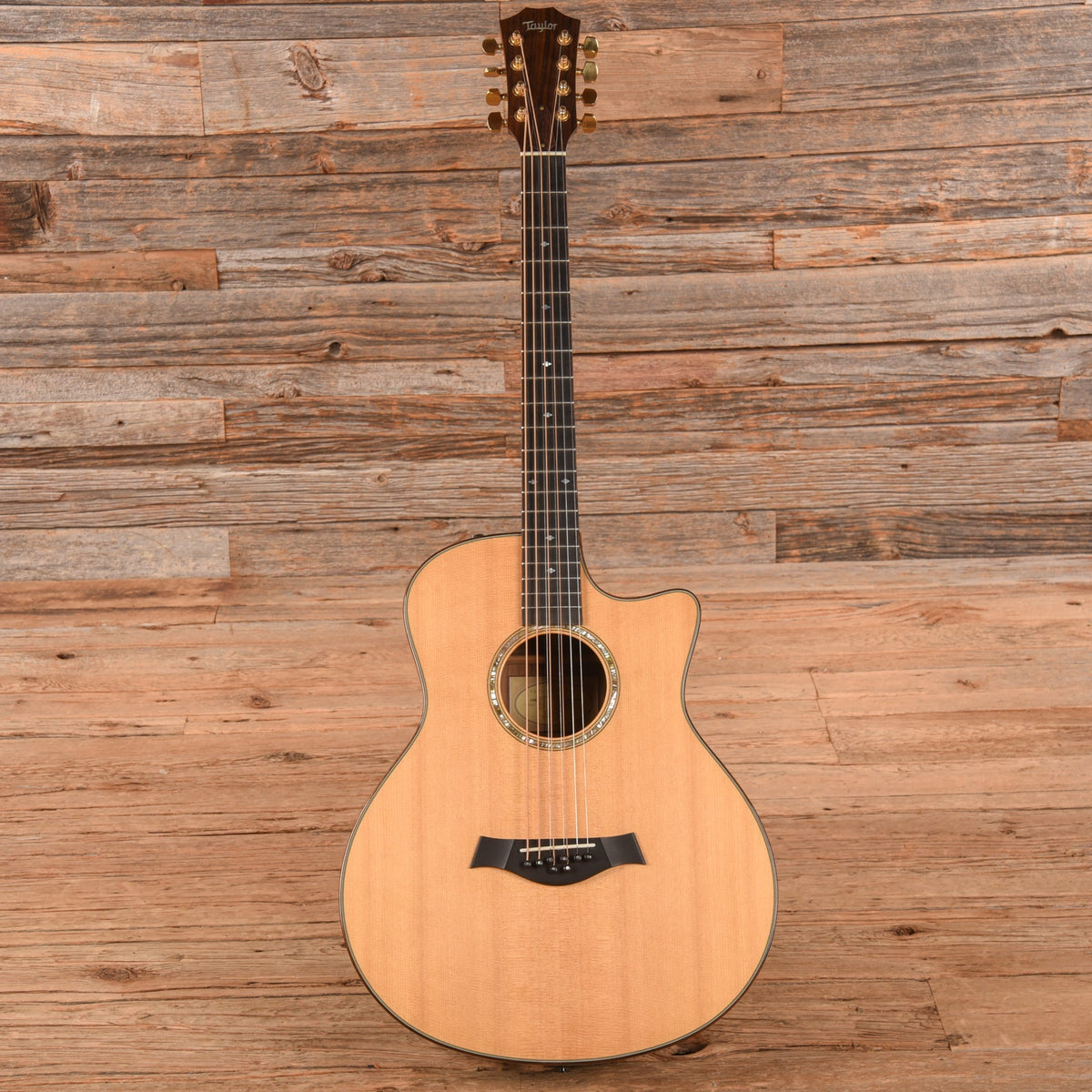 Taylor GT8 Natural 2019 - Zac Brown - View 4 | MusicMarket