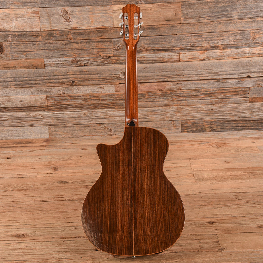 Taylor Proto Sunburst 2019 - Zac Brown - View 5 | MusicMarket